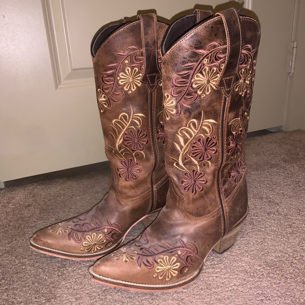 Boot Barn Rawhide Women’s 13” Floral Embroidered Fashion Boots - Size 8